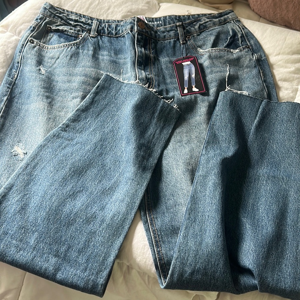 No Boundaries super high rise slim straight medium wash crop cotton denim 17